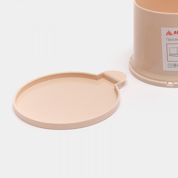 Просеиватель для муки (бежевый) Просеиватель для муки (бежевый)